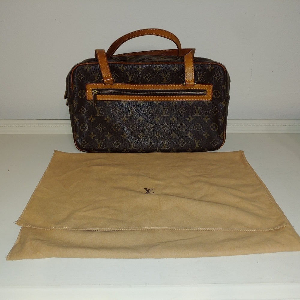 **SALE**Authentic Louis Vuitton Cite GM